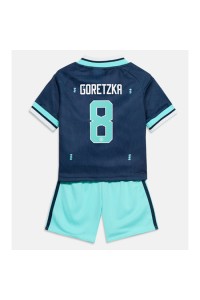 Saksa Leon Goretzka #8 Jalkapallovaatteet Lasten Vieraspeliasu MM-kisat 2026 Lyhythihainen (+ Lyhyet housut)